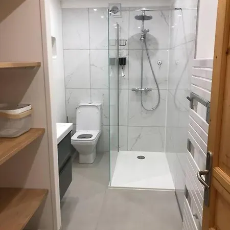 - Restful 2 Bed For Ski, Cycle & Family